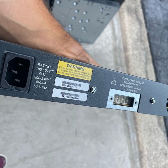 Cisco Catalyst 2950Port Managed Network Switch - Picture 9 of 9